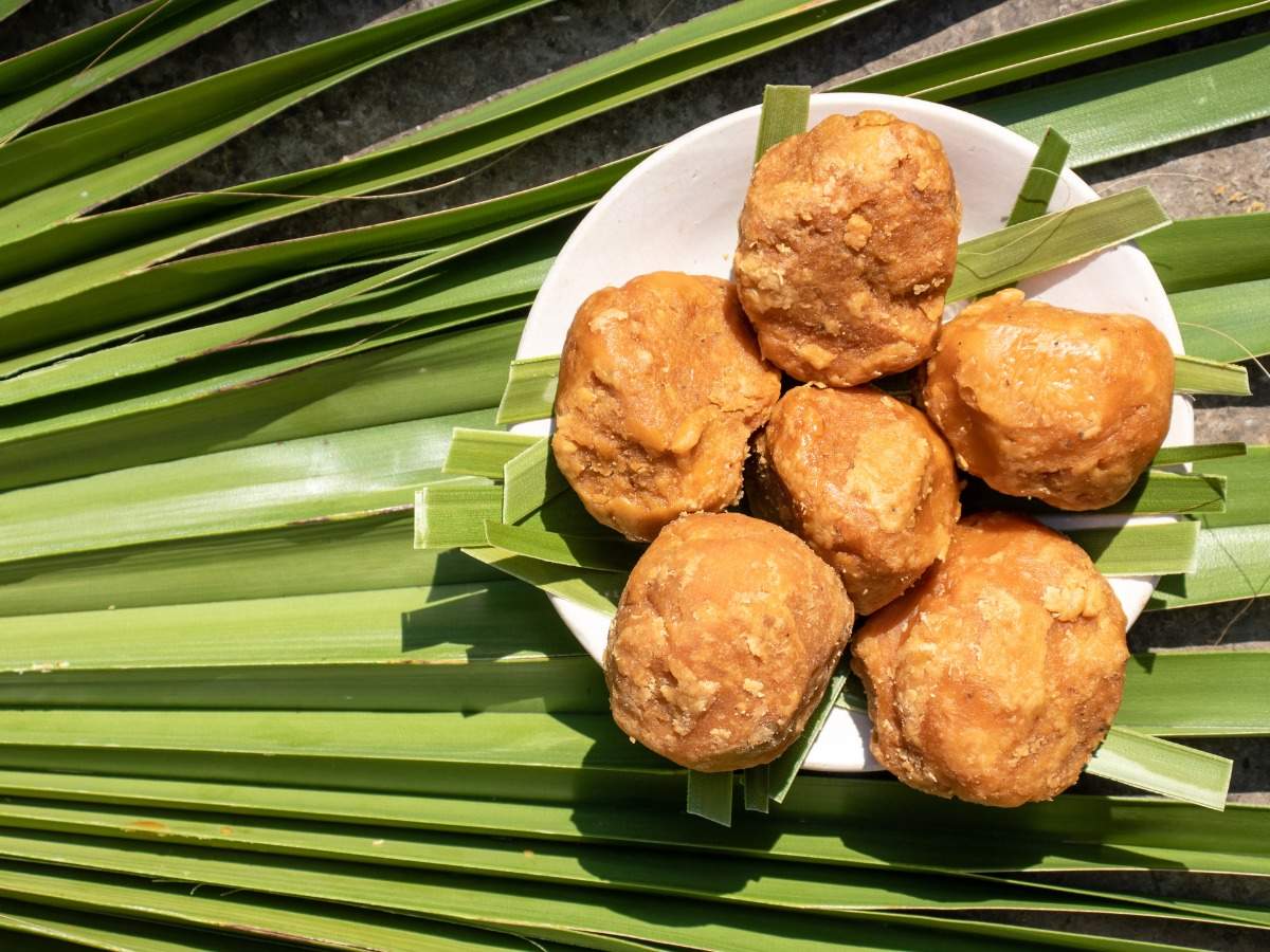 semi-liquid-palm-jaggery-from-jharkhand-traditionally-processed