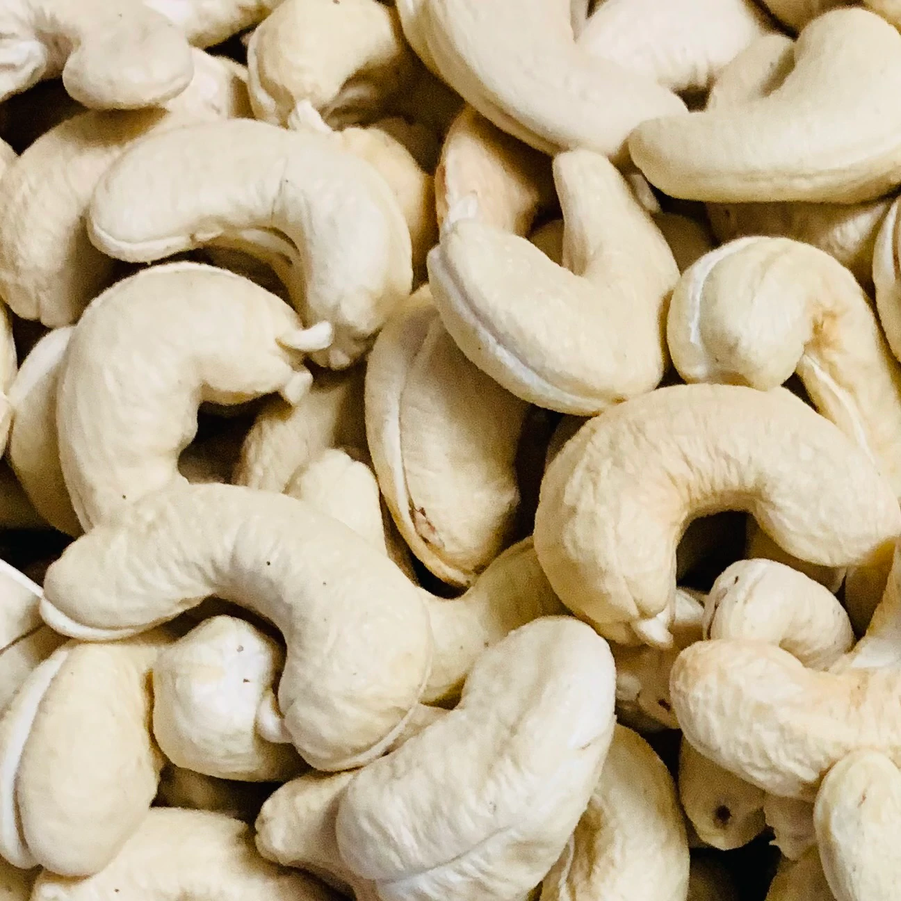 DRY FRUIT - Cashew Nuts (Kaaju)