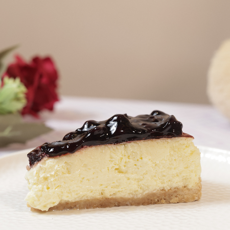 Blueberry cheese pastry