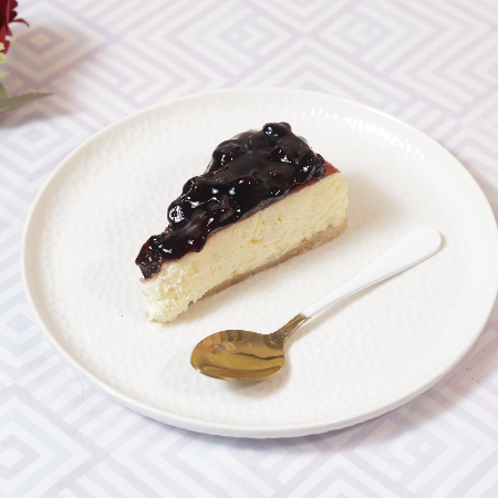 Blueberry cheese pastry