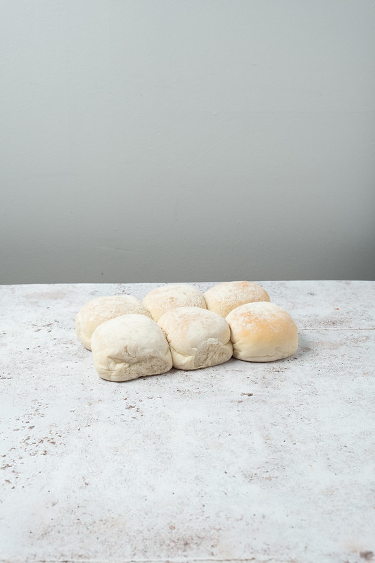 Hobbs House Bakery - Pack of 6 Floury Baps