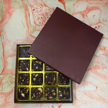 Sweet Box Medium Size 16 Pcs