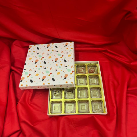 Sweet Box Medium Size 16 Pcs