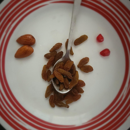 Kismis/Raisin (Sun dried Manik Chaman Grapes) - Natural .