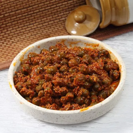 Keriya Pickle  (North Style) - Homemade (made in Mustard Oil) .