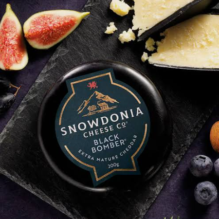 Black Bomber Extra Mature Cheddar 200g.